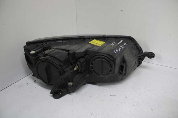 PHARE GAUCHE SKODA - Vue 2